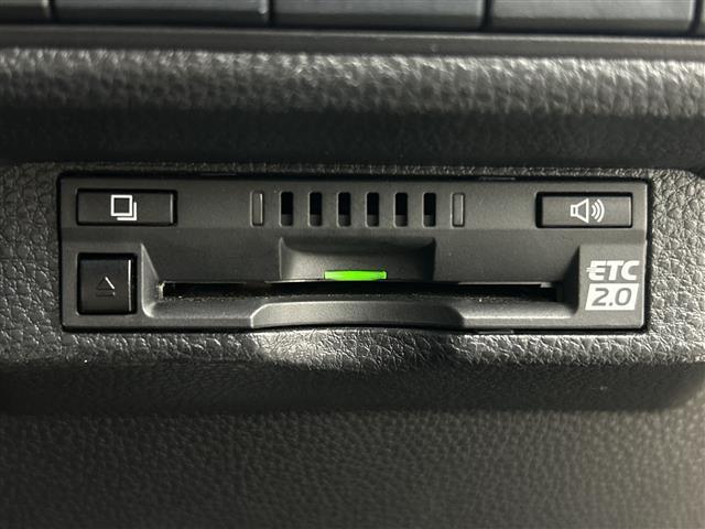 カローラスポーツ Ｇ　Ｚ　禁煙車　純正９インチナビ　ＴＲＤフルエアロ　ＥＴＣ２．０　ヘッドアップディスプレイ　ブラインドスポットモニター　デジタルインナーミラー　純正８ｃｈスピーカー　ドライブレコーダー　フルセグＴＶ　ＨＤＭＩ（11枚目）