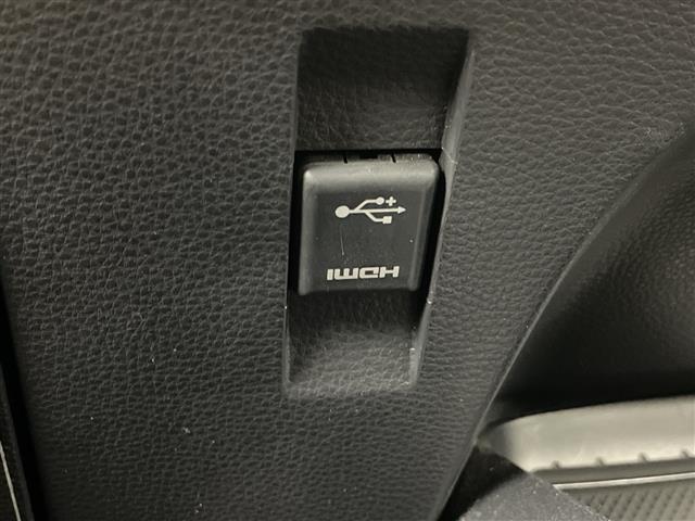 カローラスポーツ Ｇ　Ｚ　禁煙車　純正９インチナビ　ＴＲＤフルエアロ　ＥＴＣ２．０　ヘッドアップディスプレイ　ブラインドスポットモニター　デジタルインナーミラー　純正８ｃｈスピーカー　ドライブレコーダー　フルセグＴＶ　ＨＤＭＩ（14枚目）