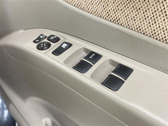 パレット Ｘ　禁煙車　７インチナビ　ＫＥＮＷＯＯＤ製オーディオ　パワースライドドア　オートエアコン　スマートキー　プッシュスタート　ベンチシート　電動格納ミラー　ヘッドライトレベライザー　ハロゲンヘッドライト　ＡＭ（12枚目）