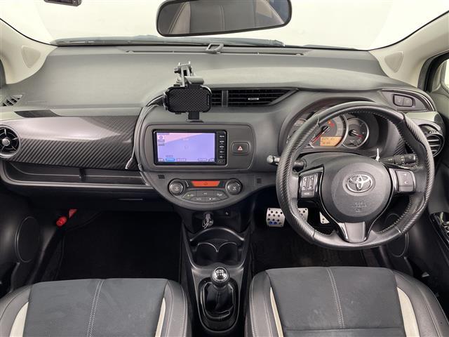 ヴィッツ GRスポーツ 5速MT 純正7インチナビ バックカメラ ETC 衝突軽減ブレーキ レーンキープアシスト オートマチックハイビーム ドライブレコーダー 純正アルミホイール オートエアコン Bluetooth LED(2枚目)