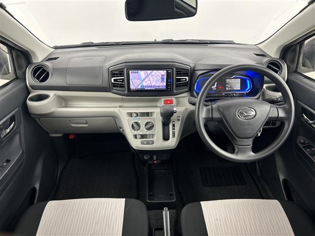 ミライース Ｘ　ＳＡＩＩＩ　禁煙車　純正７インチナビ　バックカメラ　衝突軽減ブレーキ　レーンキープアシスト　オートマチックハイビーム　横滑り防止装置　ＥＴＣ　ＵＳＢ　アイドリングストップ　パーキングセンサー　Ｂｌｕｅｔｏｏｔｈ（2枚目）