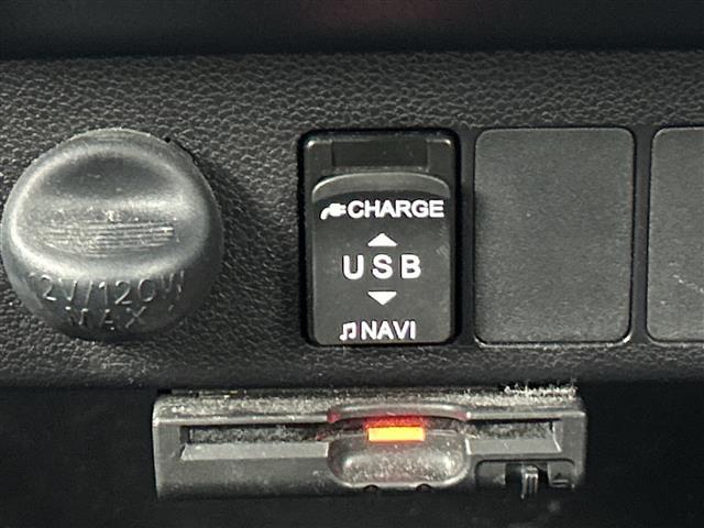 ミライース Ｘ　ＳＡＩＩＩ　禁煙車　純正７インチナビ　バックカメラ　衝突軽減ブレーキ　レーンキープアシスト　オートマチックハイビーム　横滑り防止装置　ＥＴＣ　ＵＳＢ　アイドリングストップ　パーキングセンサー　Ｂｌｕｅｔｏｏｔｈ（8枚目）