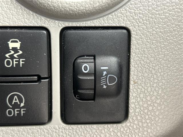 ミライース Ｘ　ＳＡＩＩＩ　禁煙車　純正７インチナビ　バックカメラ　衝突軽減ブレーキ　レーンキープアシスト　オートマチックハイビーム　横滑り防止装置　ＥＴＣ　ＵＳＢ　アイドリングストップ　パーキングセンサー　Ｂｌｕｅｔｏｏｔｈ（12枚目）