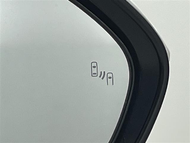 ヤリスクロス ハイブリッドZ 禁煙車 純正8インチナビ 全方位カメラ 衝突軽減ブレーキ ブラインドスポットモニター パワーバックドア シートヒーター ドライブレコーダー ETC2.0 ステアリングヒーター オートマチックハイビーム(10枚目)