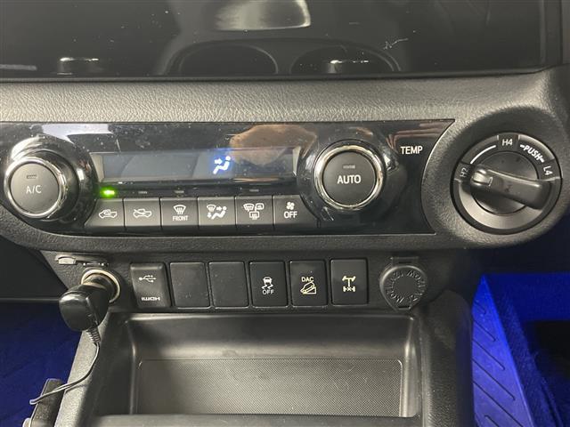 ハイラックス Ｚ　純正７インチナビ　バックカメラ　衝突軽減ブレーキ　レーンキープアシスト　スマートキー　プッシュスタート　ダウンヒルアシストコントロール　ＬＥＤヘッドライト　ＭＴモード付ＡＴ　ＥＴＣ　フォグランプ（14枚目）