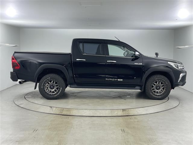 ハイラックス Ｚ　純正７インチナビ　バックカメラ　衝突軽減ブレーキ　レーンキープアシスト　スマートキー　プッシュスタート　ダウンヒルアシストコントロール　ＬＥＤヘッドライト　ＭＴモード付ＡＴ　ＥＴＣ　フォグランプ（32枚目）