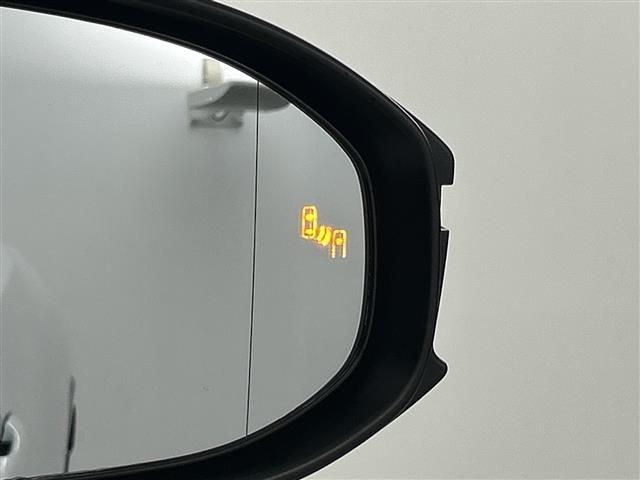 プリウス Ｚ　現行モデル　純正１２．３インチナビ　禁煙車　ＥＴＣ２．０　全方位カメラ　衝突軽減ブレーキ　シートヒーター　シートベンチレーション　ＨＤＭＩ　ブラインドスポットモニター　ＡＣ１００Ｖ電源　ワイヤレス充電（9枚目）