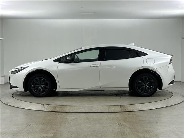 プリウス Ｚ　現行モデル　純正１２．３インチナビ　禁煙車　ＥＴＣ２．０　全方位カメラ　衝突軽減ブレーキ　シートヒーター　シートベンチレーション　ＨＤＭＩ　ブラインドスポットモニター　ＡＣ１００Ｖ電源　ワイヤレス充電（33枚目）