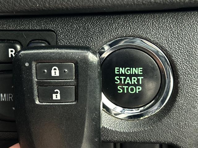 レジアスエースバン スーパーＧＬ　ダークプライムＩＩ　アルパイン１１インチナビ　ｂｌｕｅｔｏｏｔｈ　　ＤＶＤ　フルセグＴＶ　社外ＥＴＣ　社外ドライブレコーダー　衝突軽減ブレーキ　ベットキット　ヒッチメンバー　フォグライト　社外１６インチアルミ（10枚目）