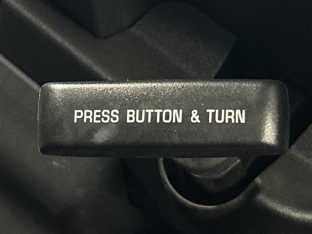 レジアスエースバン スーパーＧＬ　ダークプライムＩＩ　アルパイン１１インチナビ　ｂｌｕｅｔｏｏｔｈ　　ＤＶＤ　フルセグＴＶ　社外ＥＴＣ　社外ドライブレコーダー　衝突軽減ブレーキ　ベットキット　ヒッチメンバー　フォグライト　社外１６インチアルミ（14枚目）