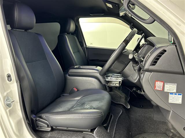 レジアスエースバン スーパーＧＬ　ダークプライムＩＩ　アルパイン１１インチナビ　ｂｌｕｅｔｏｏｔｈ　　ＤＶＤ　フルセグＴＶ　社外ＥＴＣ　社外ドライブレコーダー　衝突軽減ブレーキ　ベットキット　ヒッチメンバー　フォグライト　社外１６インチアルミ（21枚目）