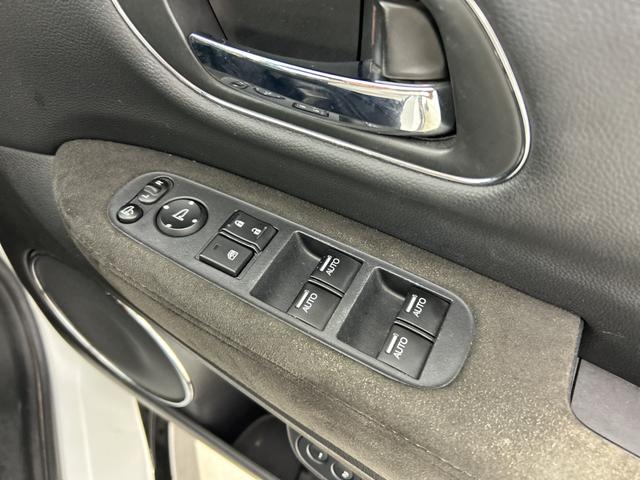 ヴェゼル ハイブリッドRS・ホンダセンシング 禁煙車 純正8インチナビ バックカメラ 衝突軽減ブレーキ HDMI シートヒーター レーダークルーズコントロール レーンキープアシスト パワーシート Bluetooth フルセグTV スマートキー(21枚目)