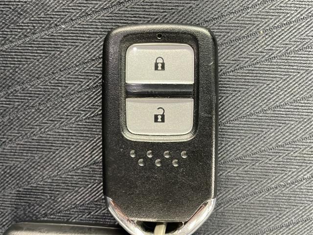 シャトル ハイブリッドＺ　ホンダセンシング　純正７インチＳＤナビ　フルセグ／ＢＴ／ＤＶＤ／ＵＳＢ／ＳＤ　バックカメラ　ビルトインＥＴＣ　純正ドライブレコーダー　ホンダセンシング　アダプティブクルーズコントロール　レーンキープアシスト（21枚目）
