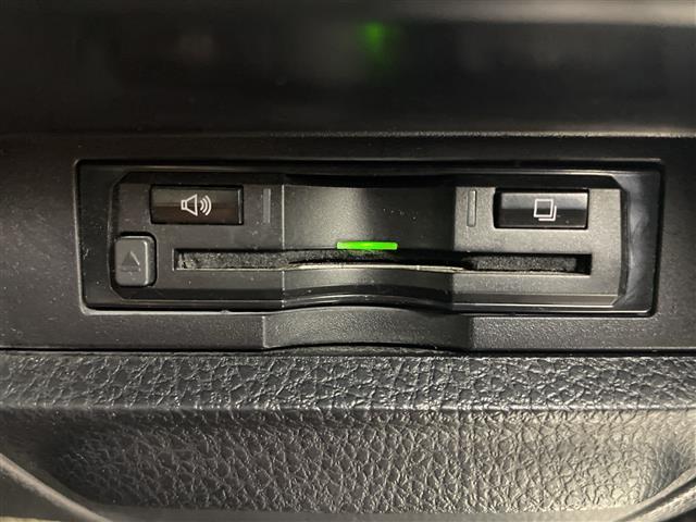 ヴォクシー ＺＳ　煌　アルパイン１１インチナビ　ＡＭ　ＦＭ　ＣＤ　フルセグ　ＤＶＤ　ＳＤ　ＢＴ　１２．８インチアルパインフリップダウンモニター　両側パワースライドドア　バックカメラ　プリクラッシュセーフティ（6枚目）