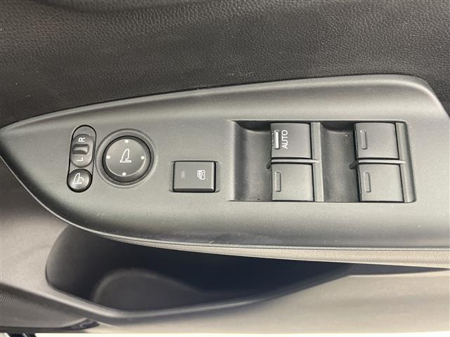 シャトル ハイブリッドＸ　ホンダセンシング　ホンダセンシング　社外８インチナビ　ＣＤ　ＤＶＤ　Ｂｌｕｅｔｏｏｔｈ　ＳＤ　バックカメラ　レーダークルーズコントロール　前方ドライブレコーダー　前席シートヒーター　ハーフレザーシート　パドルシフト（15枚目）