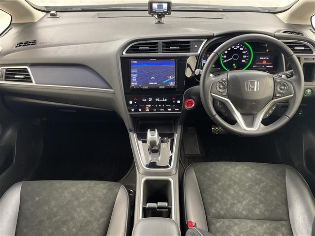 シャトル ハイブリッドＸ　ホンダセンシング　ホンダセンシング　社外８インチナビ　ＣＤ　ＤＶＤ　Ｂｌｕｅｔｏｏｔｈ　ＳＤ　バックカメラ　レーダークルーズコントロール　前方ドライブレコーダー　前席シートヒーター　ハーフレザーシート　パドルシフト（42枚目）
