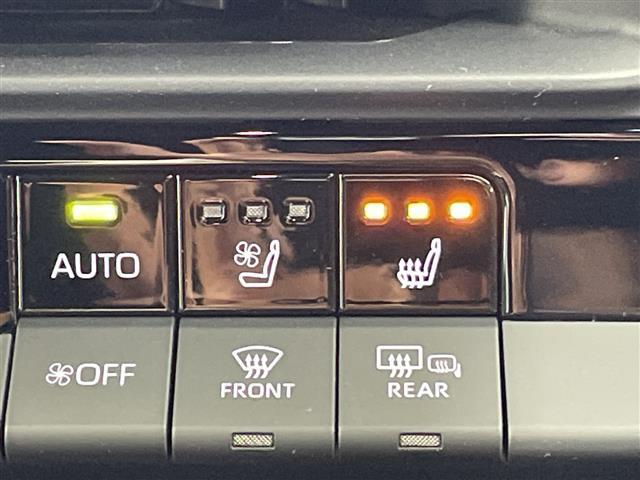クラウンスポーツ Ｚ　パノラマルーフ　デジタルインナーミラー　ヘッドアップディスプレイ　純正１２．３インチナビ　Ｂｌｕｅｔｏｏｔｈ　ＵＳＢ　ＡｐｐｌｅＣａｒＰｌａｙ　　フルセグ　パノラミックビューモニター　ＥＴＣ２．０（4枚目）
