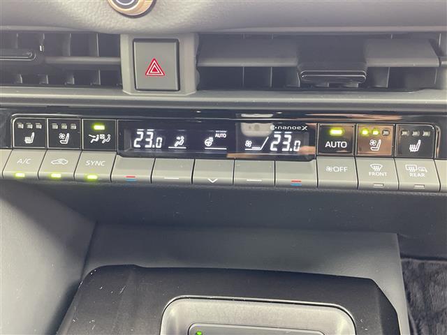 クラウンスポーツ Ｚ　パノラマルーフ　デジタルインナーミラー　ヘッドアップディスプレイ　純正１２．３インチナビ　Ｂｌｕｅｔｏｏｔｈ　ＵＳＢ　ＡｐｐｌｅＣａｒＰｌａｙ　　フルセグ　パノラミックビューモニター　ＥＴＣ２．０（13枚目）
