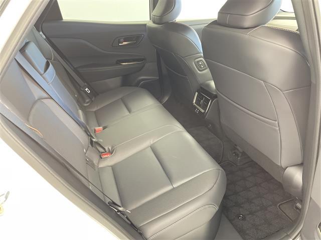 クラウンスポーツ Ｚ　パノラマルーフ　デジタルインナーミラー　ヘッドアップディスプレイ　純正１２．３インチナビ　Ｂｌｕｅｔｏｏｔｈ　ＵＳＢ　ＡｐｐｌｅＣａｒＰｌａｙ　　フルセグ　パノラミックビューモニター　ＥＴＣ２．０（24枚目）