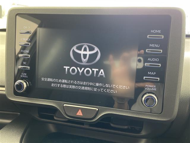 ヤリス ハイブリッドＸ　純正ナビ　ＡＭ　ＦＭ　Ｂｌｕｅｔｏｏｔｈ　バックカメラ　レーダークルーズコントロール　レーンキープアシスト　プリクラッシュセーフティ　ステアリングスイッチ　ビルトインＥＴＣ　オートライト　リモコンキー（5枚目）