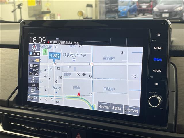 オデッセイ アブソルート　純正１０インチナビ　ホンダセンシング　全方位カメラ　レーダークルーズコントロール　両側パワースライドドア　シーケンシャルウィンカー　ハーフレザーシート　レーンキープアシスト　純正アルミホイール（3枚目）