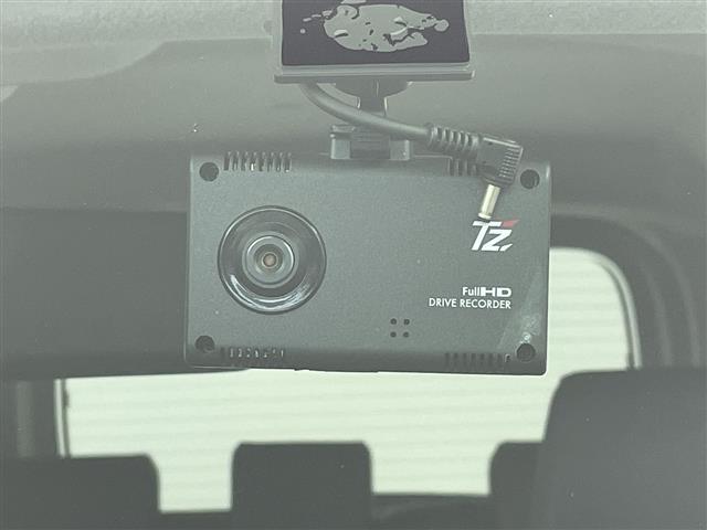 タンク カスタムＧ　Ｓ　純正９型ナビ　フルセグ　ＳＤ　Ｂｌｕｅｔｏｏｔｈ　全周囲カメラ　革巻きステアリング　クルーズコントロール　両側電動スライドドア　シートヒーター　衝突軽減ブレーキ　前方ドライブレコーダー　シートカバー（9枚目）