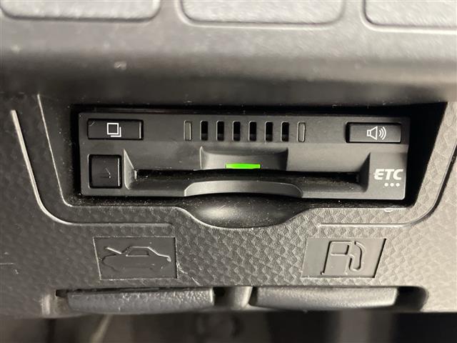 タンク カスタムＧ　Ｓ　純正９型ナビ　フルセグ　ＳＤ　Ｂｌｕｅｔｏｏｔｈ　全周囲カメラ　革巻きステアリング　クルーズコントロール　両側電動スライドドア　シートヒーター　衝突軽減ブレーキ　前方ドライブレコーダー　シートカバー（10枚目）