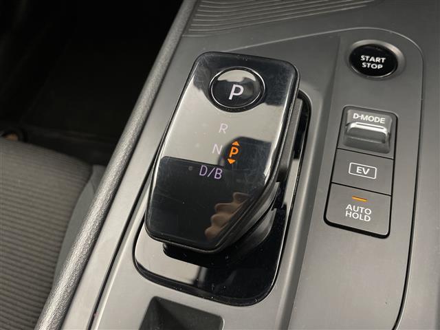 ノート Ｓ　社外ＳＤナビ　フルセグ　ＢＴ　ＵＳＢ　ＤＶＤ　アラウンドビューモニター　デジタルインナーミラー社外ＥＴＣ車線逸脱警報　車線逸脱防止支援　後側方車両検知警報　後側衝突防止支援　エマージェンシーブレーキ（9枚目）
