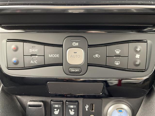 リーフ X 10万台記念車 プロパイロット 純正ナビ AM FM CD BT USB フルセグ AUX バックカメラ 純正ドライブレコーダービルトインETC ブラインドスポットモニター ステアリングヒーター 全席シートヒーター(12枚目)