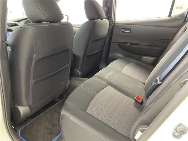 リーフ X 10万台記念車 プロパイロット 純正ナビ AM FM CD BT USB フルセグ AUX バックカメラ 純正ドライブレコーダービルトインETC ブラインドスポットモニター ステアリングヒーター 全席シートヒーター(25枚目)