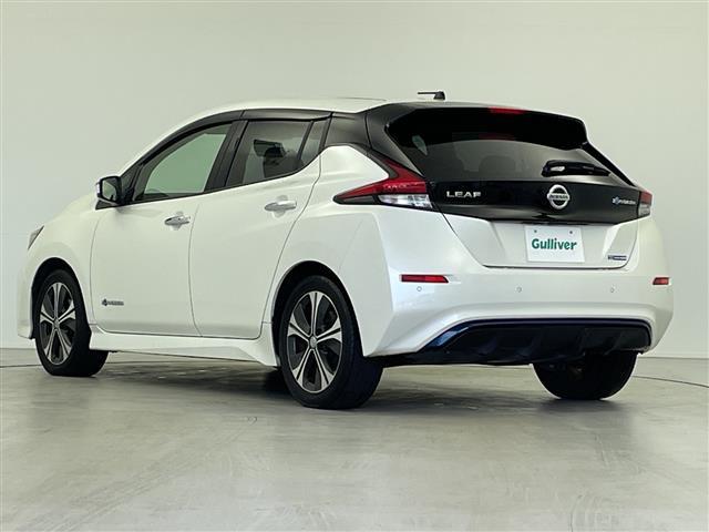 リーフ X 10万台記念車 プロパイロット 純正ナビ AM FM CD BT USB フルセグ AUX バックカメラ 純正ドライブレコーダービルトインETC ブラインドスポットモニター ステアリングヒーター 全席シートヒーター(32枚目)