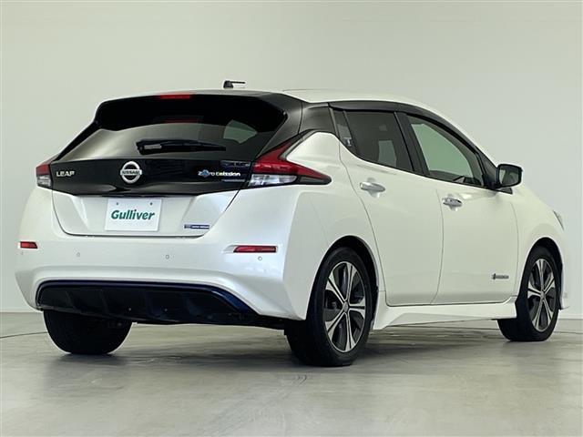 リーフ X 10万台記念車 プロパイロット 純正ナビ AM FM CD BT USB フルセグ AUX バックカメラ 純正ドライブレコーダービルトインETC ブラインドスポットモニター ステアリングヒーター 全席シートヒーター(33枚目)