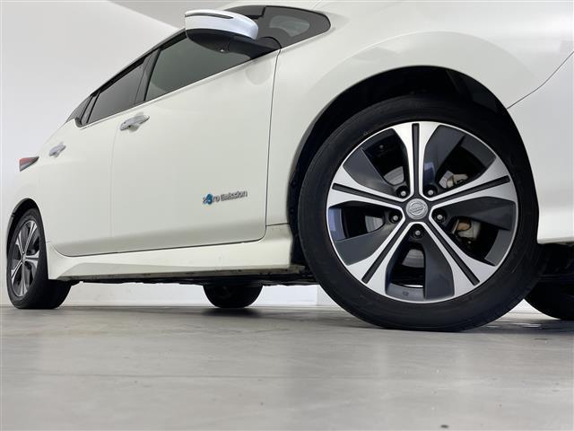 リーフ X 10万台記念車 プロパイロット 純正ナビ AM FM CD BT USB フルセグ AUX バックカメラ 純正ドライブレコーダービルトインETC ブラインドスポットモニター ステアリングヒーター 全席シートヒーター(39枚目)