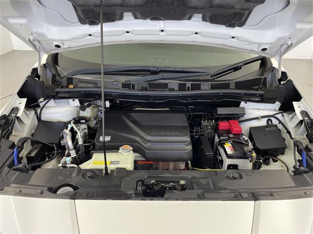 リーフ X 10万台記念車 プロパイロット 純正ナビ AM FM CD BT USB フルセグ AUX バックカメラ 純正ドライブレコーダービルトインETC ブラインドスポットモニター ステアリングヒーター 全席シートヒーター(41枚目)