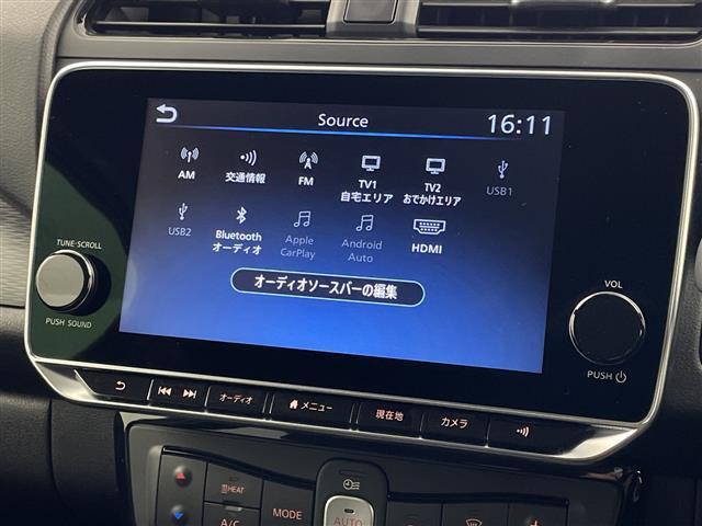 リーフ X 純正ナビ Bluetooth USB HDMI フルセグTV バックカメラ 衝突軽減ブレーキ 車線逸脱警報 道路標識表示 コーナーセンサー シートヒーター ステアリングヒーター ビルトインETC(4枚目)