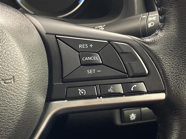 リーフ X 純正ナビ Bluetooth USB HDMI フルセグTV バックカメラ 衝突軽減ブレーキ 車線逸脱警報 道路標識表示 コーナーセンサー シートヒーター ステアリングヒーター ビルトインETC(8枚目)