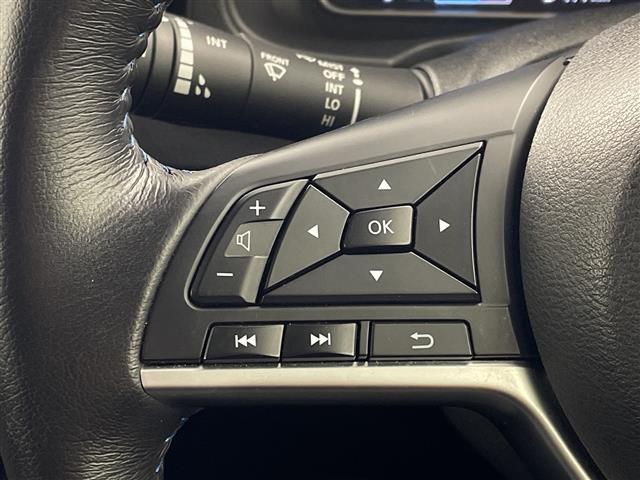 リーフ X 純正ナビ Bluetooth USB HDMI フルセグTV バックカメラ 衝突軽減ブレーキ 車線逸脱警報 道路標識表示 コーナーセンサー シートヒーター ステアリングヒーター ビルトインETC(15枚目)