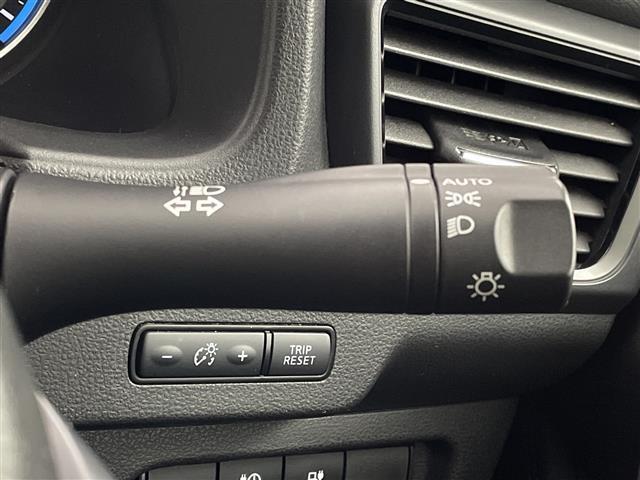 リーフ X 純正ナビ Bluetooth USB HDMI フルセグTV バックカメラ 衝突軽減ブレーキ 車線逸脱警報 道路標識表示 コーナーセンサー シートヒーター ステアリングヒーター ビルトインETC(17枚目)