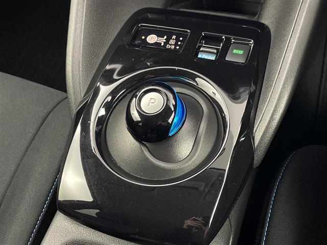 リーフ X 純正ナビ Bluetooth USB HDMI フルセグTV バックカメラ 衝突軽減ブレーキ 車線逸脱警報 道路標識表示 コーナーセンサー シートヒーター ステアリングヒーター ビルトインETC(20枚目)