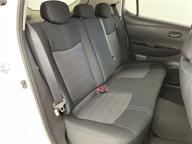 リーフ X 純正ナビ Bluetooth USB HDMI フルセグTV バックカメラ 衝突軽減ブレーキ 車線逸脱警報 道路標識表示 コーナーセンサー シートヒーター ステアリングヒーター ビルトインETC(23枚目)