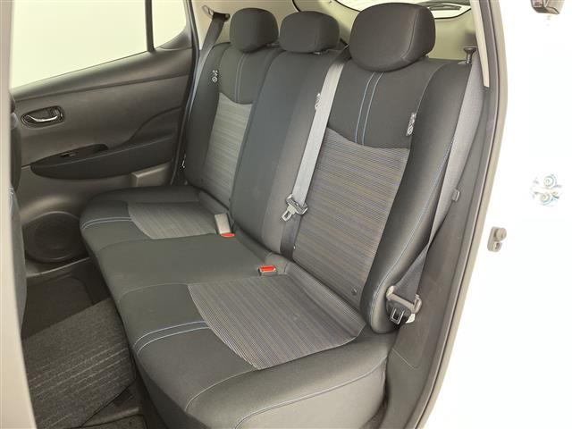 リーフ X 純正ナビ Bluetooth USB HDMI フルセグTV バックカメラ 衝突軽減ブレーキ 車線逸脱警報 道路標識表示 コーナーセンサー シートヒーター ステアリングヒーター ビルトインETC(26枚目)