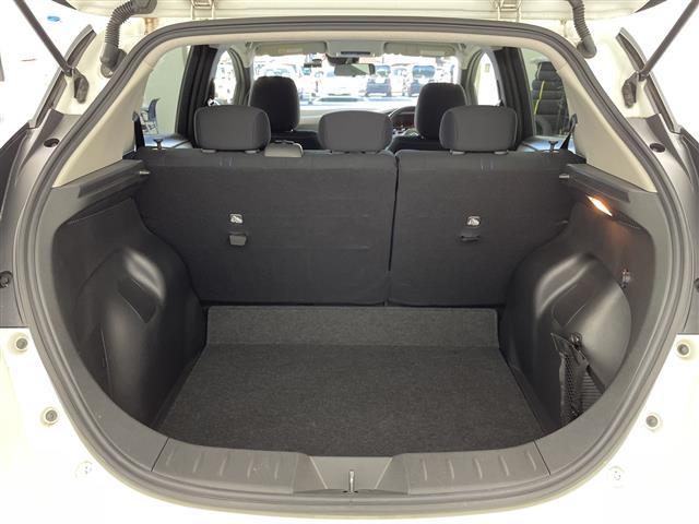 リーフ X 純正ナビ Bluetooth USB HDMI フルセグTV バックカメラ 衝突軽減ブレーキ 車線逸脱警報 道路標識表示 コーナーセンサー シートヒーター ステアリングヒーター ビルトインETC(27枚目)