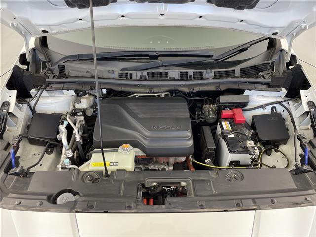 リーフ X 純正ナビ Bluetooth USB HDMI フルセグTV バックカメラ 衝突軽減ブレーキ 車線逸脱警報 道路標識表示 コーナーセンサー シートヒーター ステアリングヒーター ビルトインETC(40枚目)