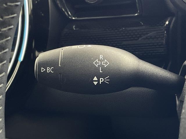 ＭＩＮＩ クーパーＳＤ　クラブマン　純正ナビ　Ｂｌｕｅｔｏｏｔｈ　ＵＳＢ　ＡＭ　ＦＭ　バックカメラ　衝突軽減ブレーキ　コーナーセンサー　オートＬＥＤヘッドライト　ＭＴモード付ＡＴ　電動格納ミラー　純正１７インチＡＷ　ステアリングスイッチ（11枚目）