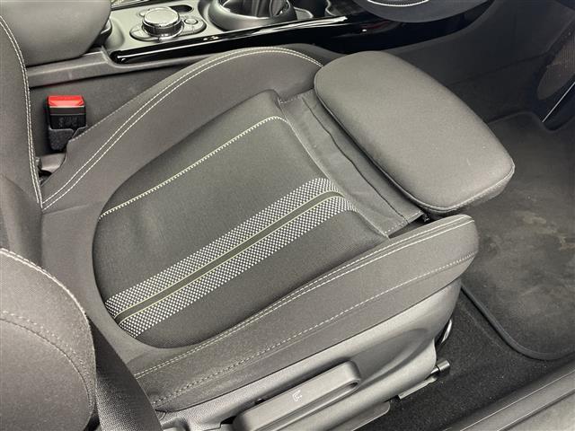 ＭＩＮＩ クーパーＳＤ　クラブマン　純正ナビ　Ｂｌｕｅｔｏｏｔｈ　ＵＳＢ　ＡＭ　ＦＭ　バックカメラ　衝突軽減ブレーキ　コーナーセンサー　オートＬＥＤヘッドライト　ＭＴモード付ＡＴ　電動格納ミラー　純正１７インチＡＷ　ステアリングスイッチ（20枚目）