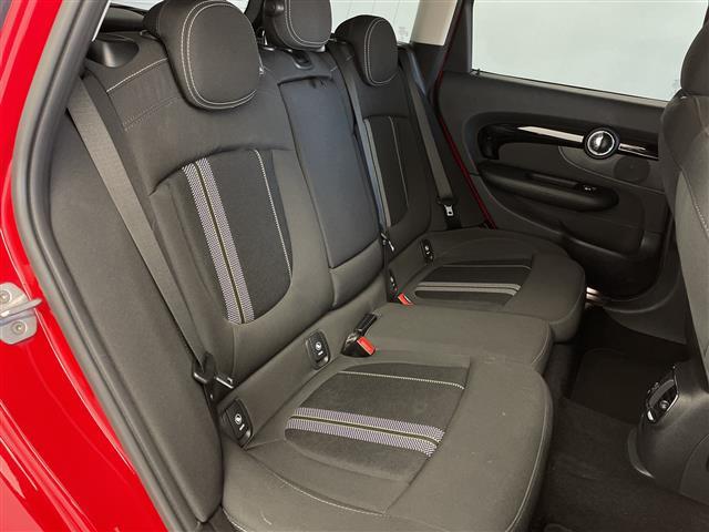 ＭＩＮＩ クーパーＳＤ　クラブマン　純正ナビ　Ｂｌｕｅｔｏｏｔｈ　ＵＳＢ　ＡＭ　ＦＭ　バックカメラ　衝突軽減ブレーキ　コーナーセンサー　オートＬＥＤヘッドライト　ＭＴモード付ＡＴ　電動格納ミラー　純正１７インチＡＷ　ステアリングスイッチ（23枚目）