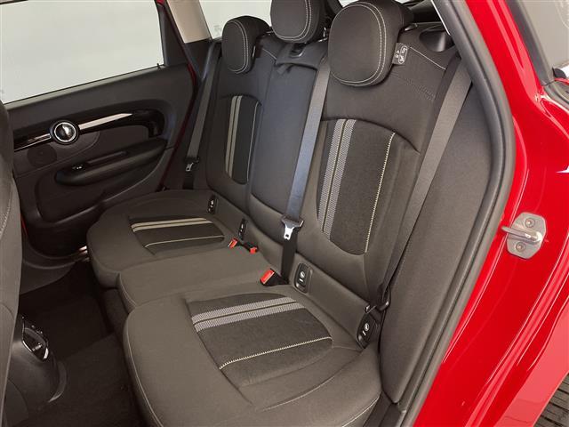 ＭＩＮＩ クーパーＳＤ　クラブマン　純正ナビ　Ｂｌｕｅｔｏｏｔｈ　ＵＳＢ　ＡＭ　ＦＭ　バックカメラ　衝突軽減ブレーキ　コーナーセンサー　オートＬＥＤヘッドライト　ＭＴモード付ＡＴ　電動格納ミラー　純正１７インチＡＷ　ステアリングスイッチ（24枚目）