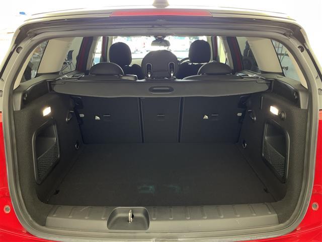 ＭＩＮＩ クーパーＳＤ　クラブマン　純正ナビ　Ｂｌｕｅｔｏｏｔｈ　ＵＳＢ　ＡＭ　ＦＭ　バックカメラ　衝突軽減ブレーキ　コーナーセンサー　オートＬＥＤヘッドライト　ＭＴモード付ＡＴ　電動格納ミラー　純正１７インチＡＷ　ステアリングスイッチ（26枚目）