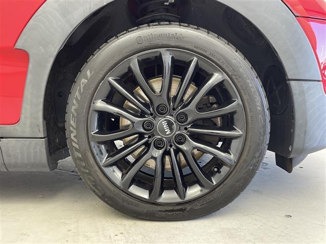 ＭＩＮＩ クーパーＳＤ　クラブマン　純正ナビ　Ｂｌｕｅｔｏｏｔｈ　ＵＳＢ　ＡＭ　ＦＭ　バックカメラ　衝突軽減ブレーキ　コーナーセンサー　オートＬＥＤヘッドライト　ＭＴモード付ＡＴ　電動格納ミラー　純正１７インチＡＷ　ステアリングスイッチ（37枚目）