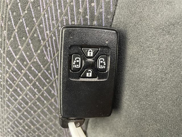 エスティマ アエラス　両側パワースライド　純正ナビ　ＣＤ　ＤＶＤ　ＳＤ　ＴＶ　Ｂｌｕｅｔｏｏｔｈ　バックカメラ　クルーズコントロール　ステアリングスイッチ　前方ドライブレコーダー　ビルトインＥＴＣ　スマートキー　衝突軽減（6枚目）